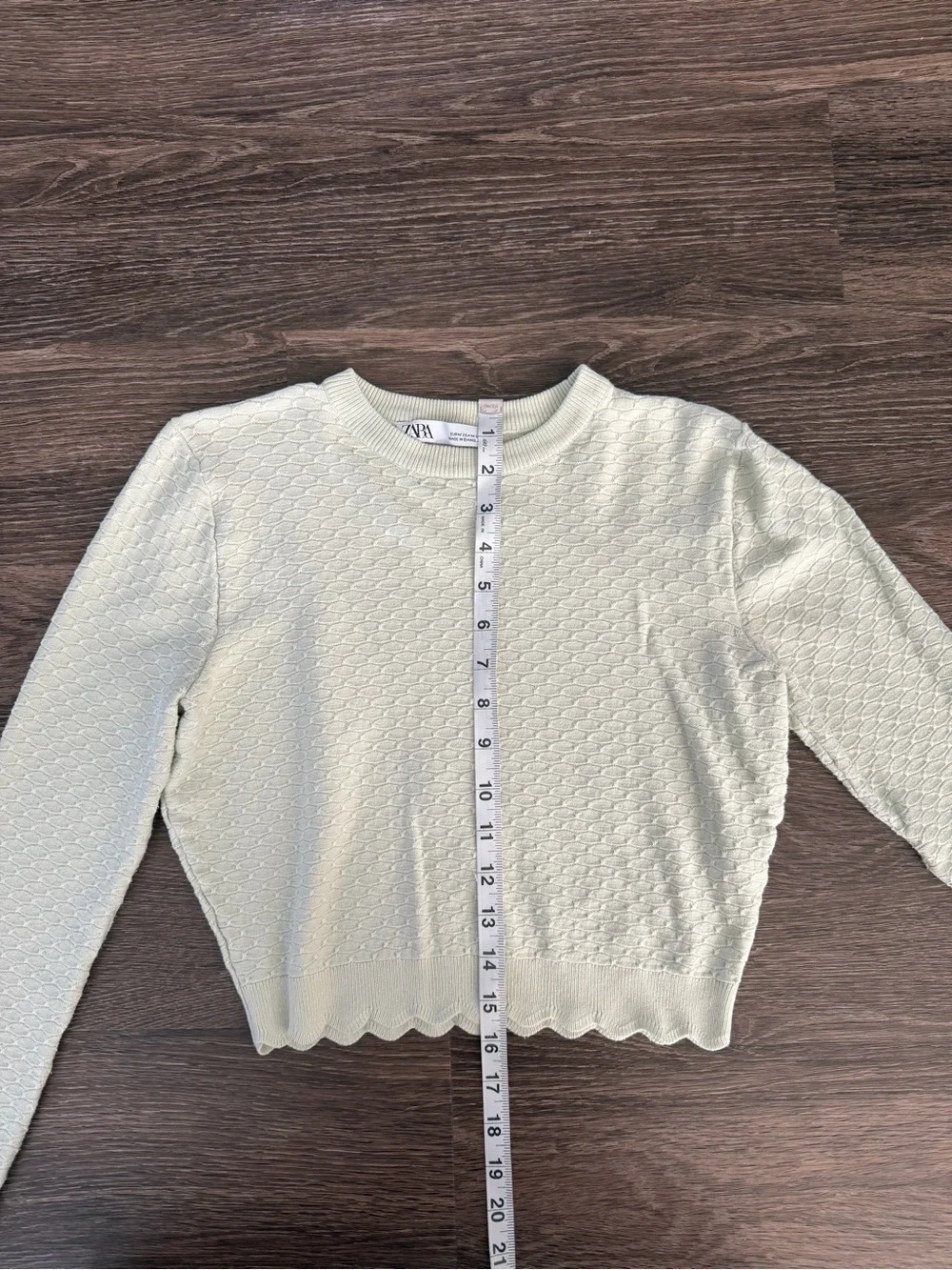 Zara Light Green Cropped Long-Sleeve Sweater Size M